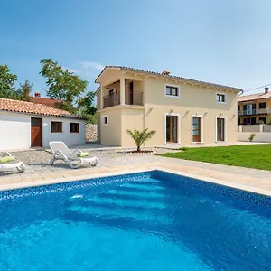  Ferienhaus Tranquil In With Private Swimming Pool