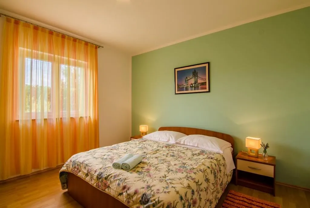 Holiday Home Mia Labin